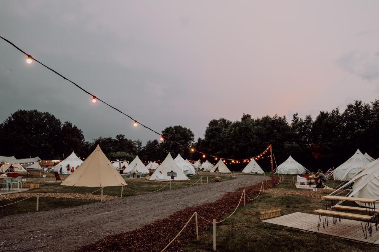 Schiffdorf Glampingresort Raus Am See In Spaden المظهر الخارجي الصورة