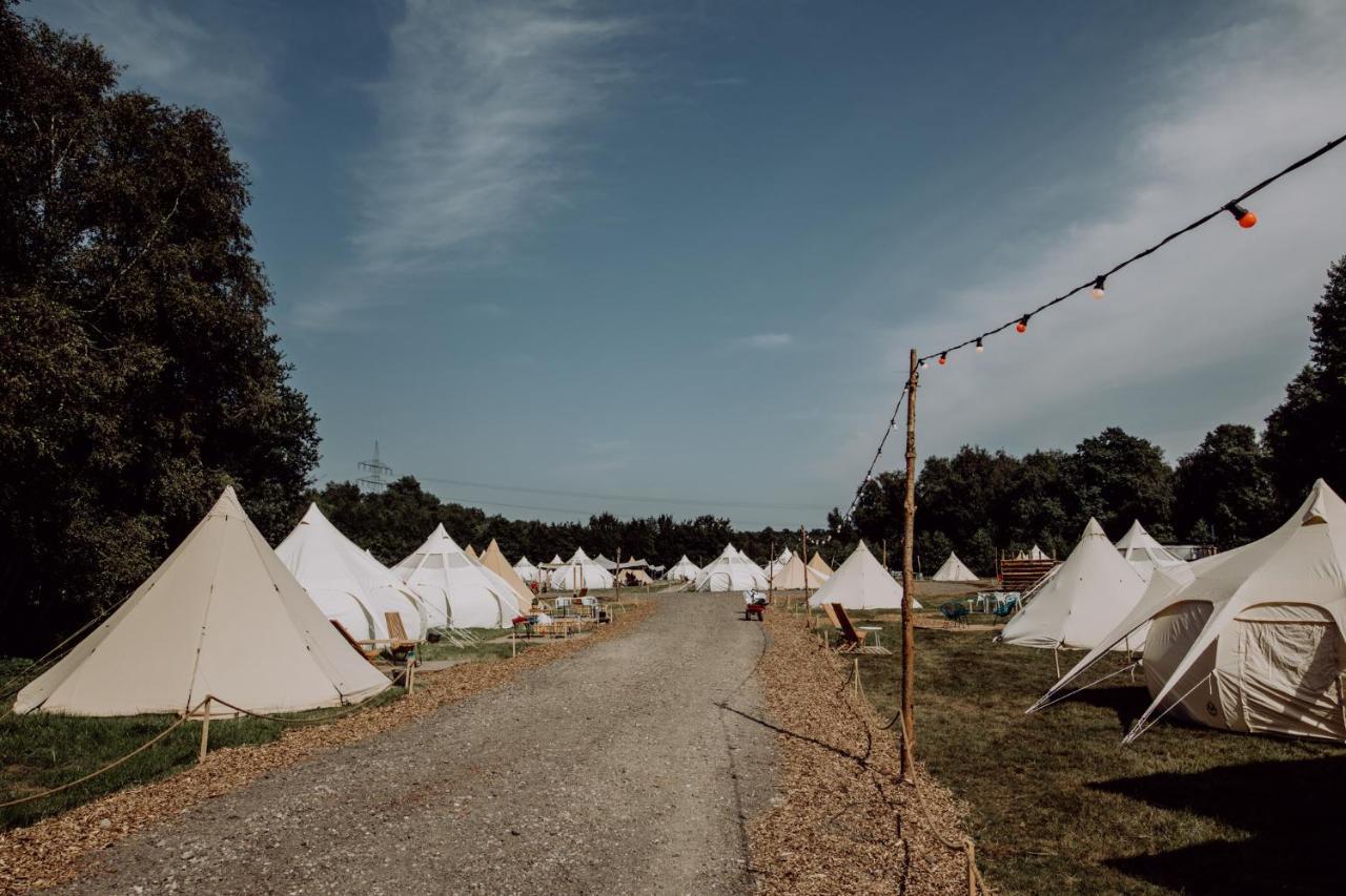 Schiffdorf Glampingresort Raus Am See In Spaden المظهر الخارجي الصورة